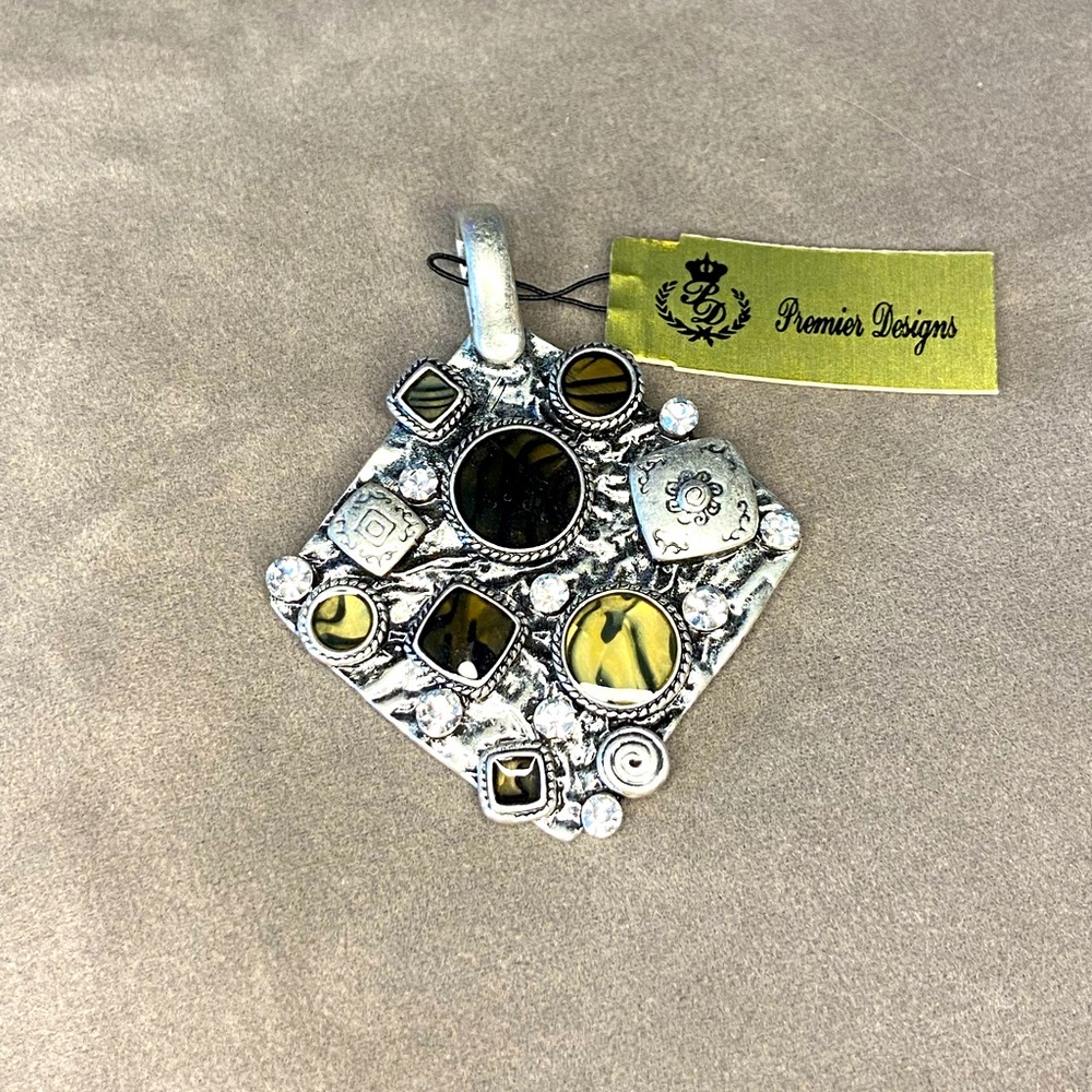 Premier Designs necklace pendant